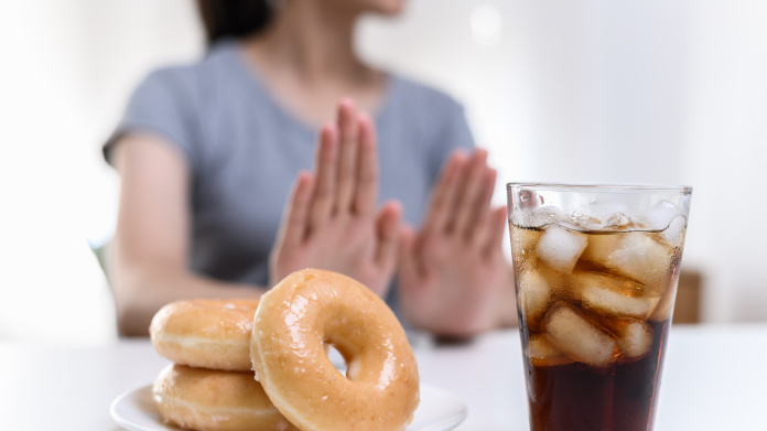 Femme qui a pris un coupe-faim naturel