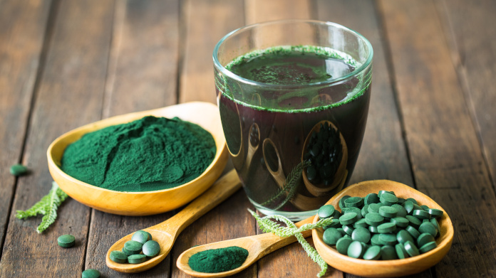 Spirulina in poeder- en tabletvorm